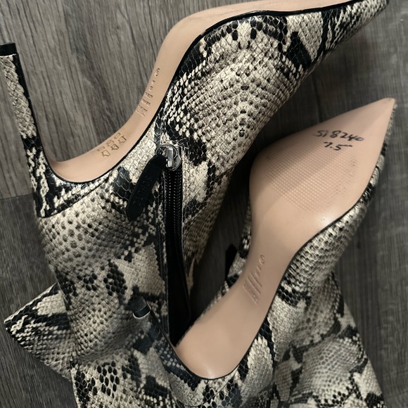 Schutz Mary Snake Embossed leather Short Boots - Picture 4 of 4